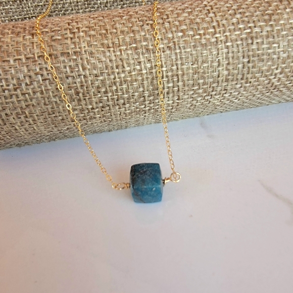 Chrysocolla Necklace Minimalist Crystal Gemstone teal blue - Picture 3 of 6